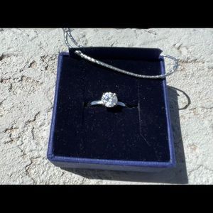 SWAROVSKI *ATTRACT RING*